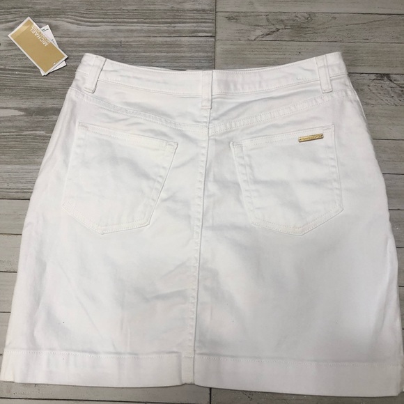 🆕 Michael Kors White Denim Mini Skirt - Picture 2 of 4